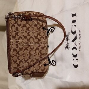 EUC Coach Classic Brown 🤎 Monogram Wristlet